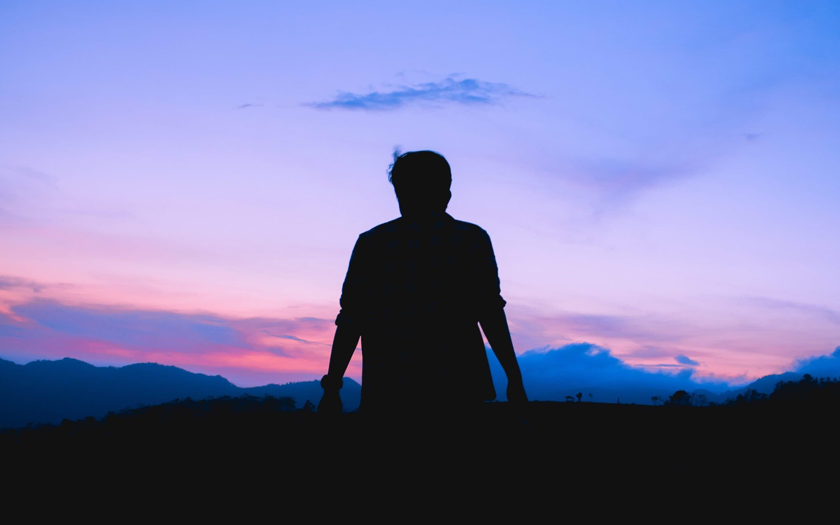 Persona recibiendo terapia psicológica para ansiedad en Perú