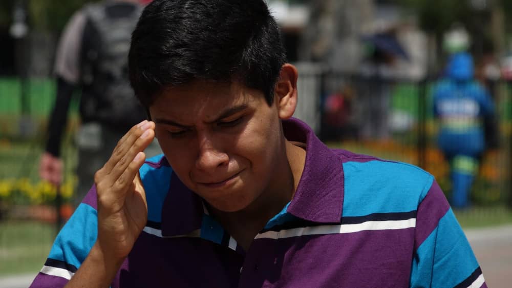 Persona recibiendo terapia para manejo de estrés en Perú